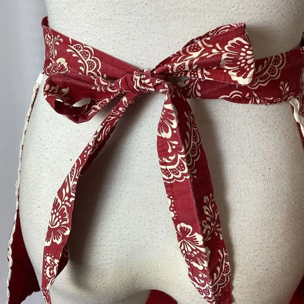 Vintage D. L. Rhein for Silvestri Kitschy Snowflake Apron Red White